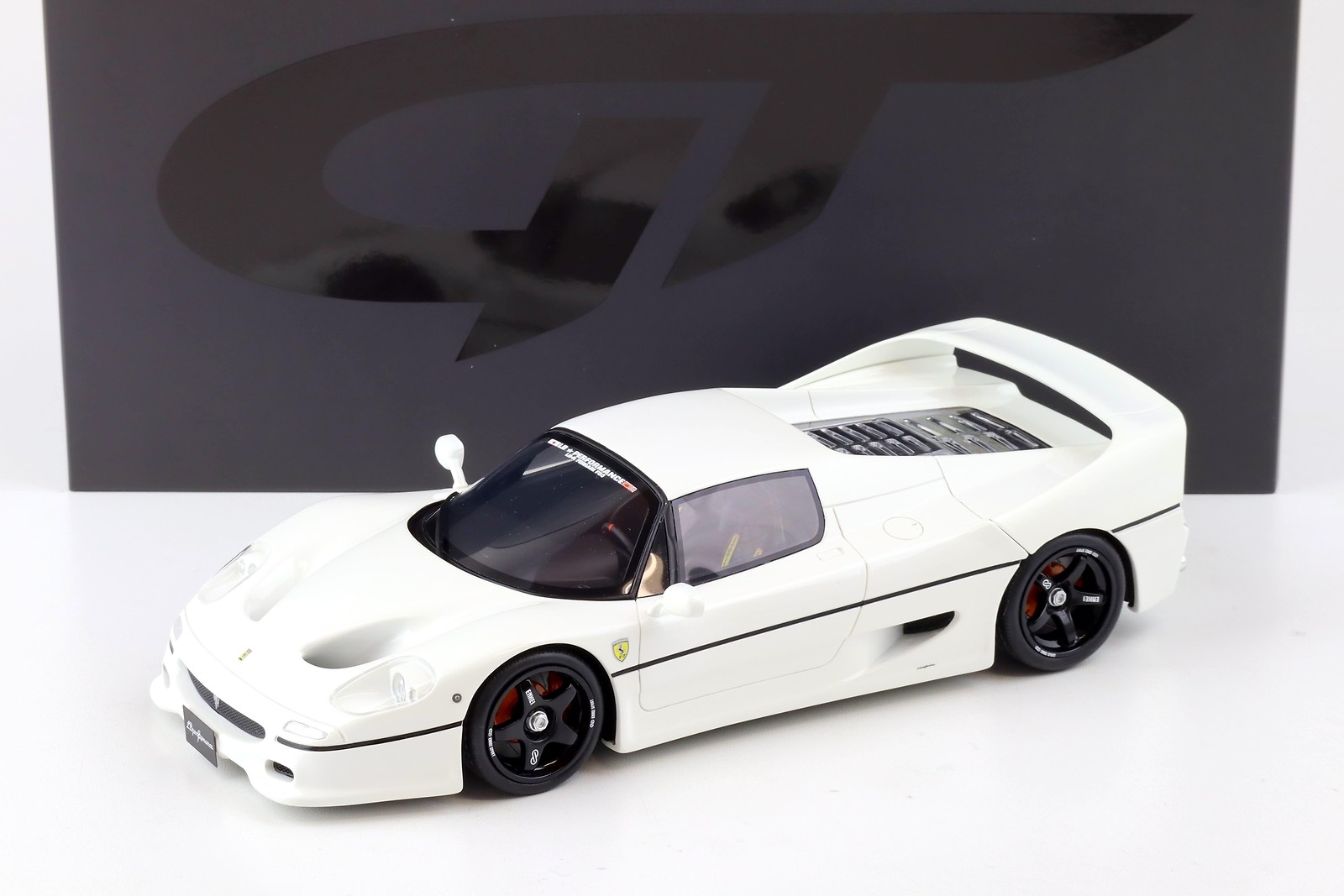 1:18 GT Spirit GT437 Lbwk Ferrari F50 Liberty Walk LB Performance 2013 White