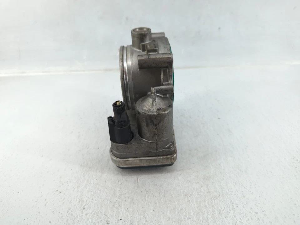 2006-2007 Bmw 525i 节气门车身 ZUUL2 — 第 4/4 张图片