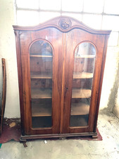 VETRINA LIBERTY DEI PRIMI DEL 900 RIPIANATA