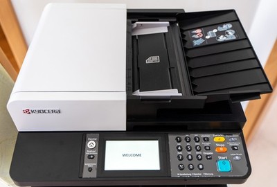 Kyocera Mita Ecosys M5526cdn A4 Multifunktionsdrucker Scan/Druck/Fax - Farbig -