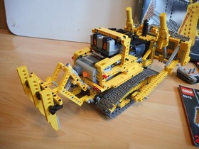 LEGO Technic Power Functions Bulldozer with Box (Lego No: 8275)