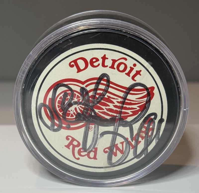 Sergei Fedorov 91 Signed Official Hockey Puck