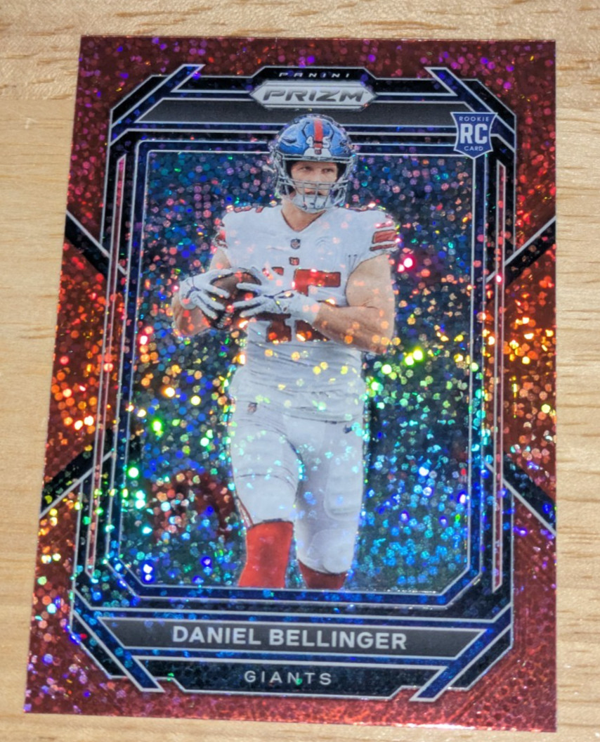 Daniel Bellinger New York Giants 2022 Panini Prizm Red Sparkle Prizm ROOKIE #364