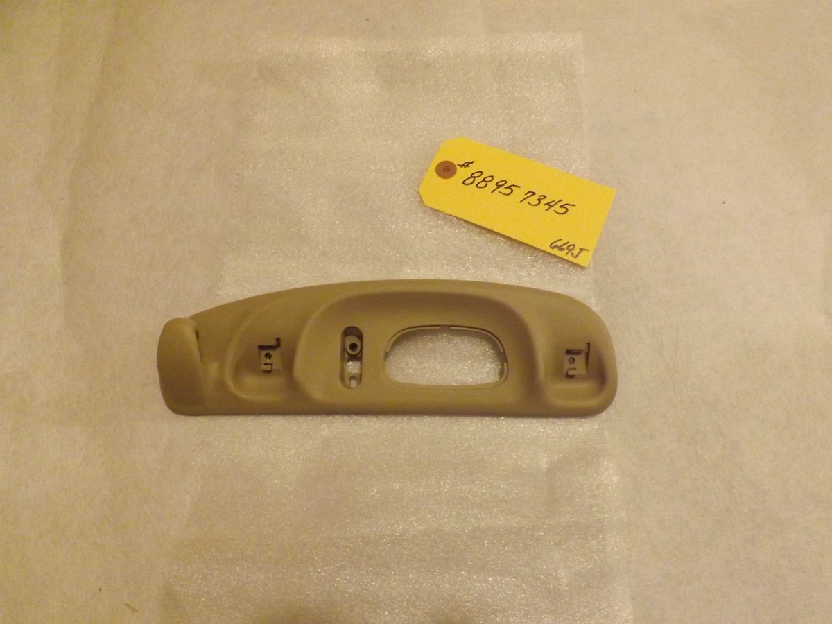 アビーページ NOS OEM 2004-05 Buick Park Avenue Dome/Reading Lamp Bezel