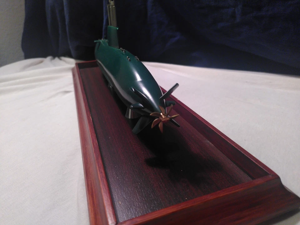 U-Boot Dolphin Class 2 - Harald Fugmann Werft Modell 1:200 - fast Fertig  - Bild 4 von 4