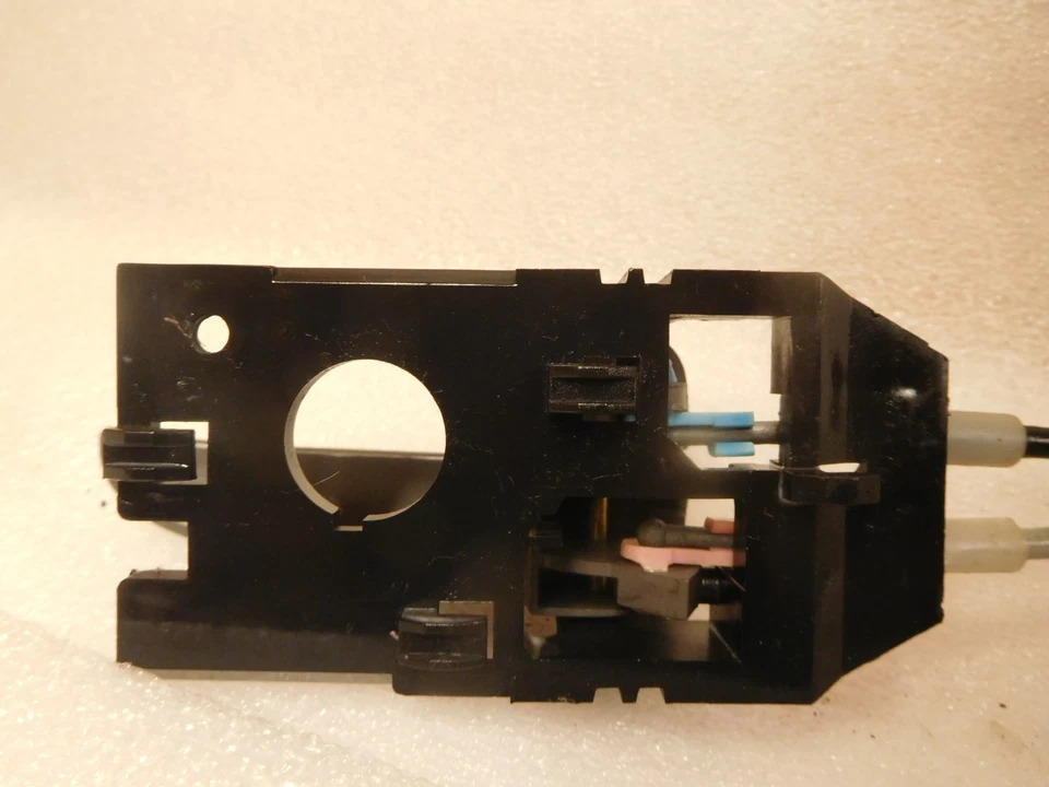 Actuador de cerradura de puerta trasera izquierda Hyundai Elantra 2004 manija de puerta interior Foto 3 de 4