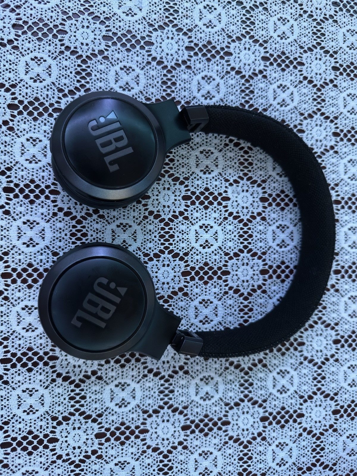 JBL Live 675NC Wireless Headphones with Adaptive Noise Cancellation