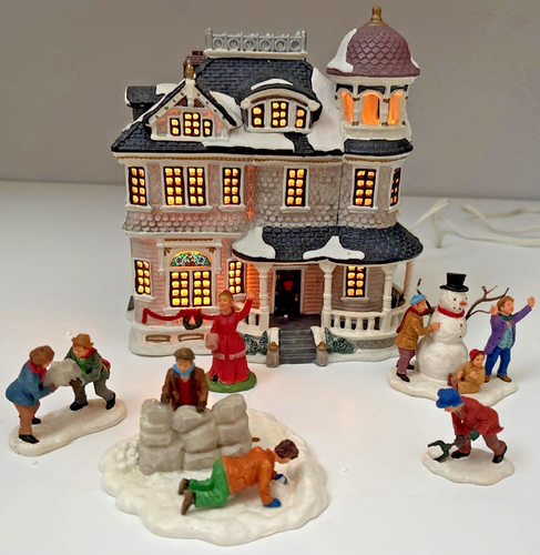 Lemax Laurel House 16243 Christmas Village W/ 5 Figurines - Picture 5 of 21