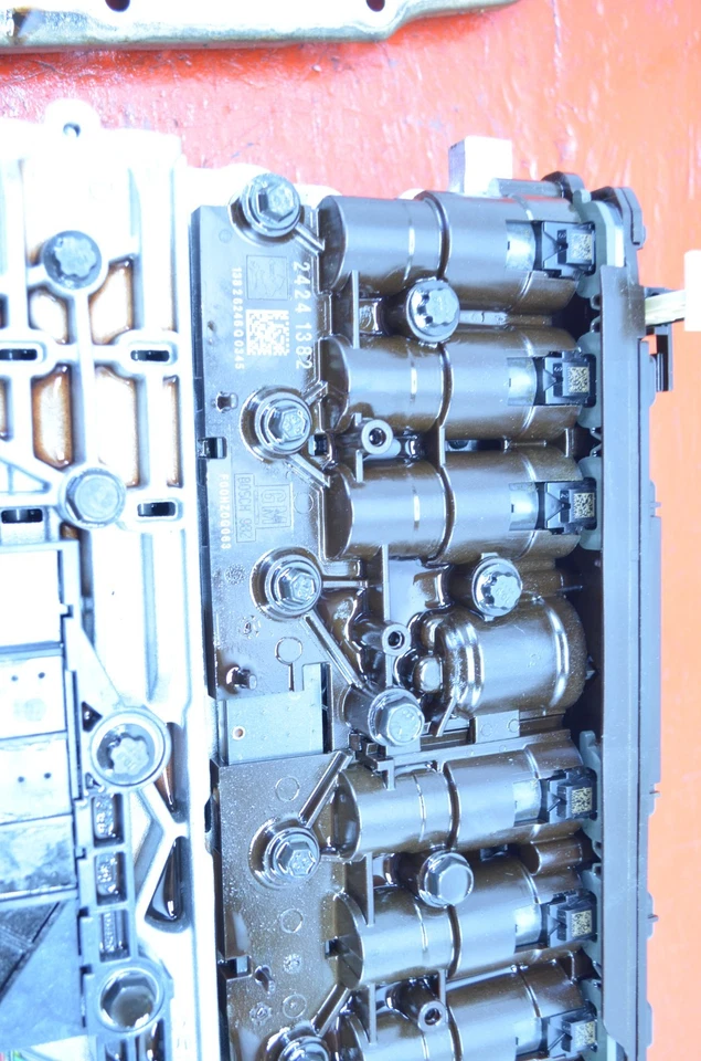 09-13 BMW E90 328i tracción trasera transmisión automática cuerpo de válvula OEM Foto 3 de 4