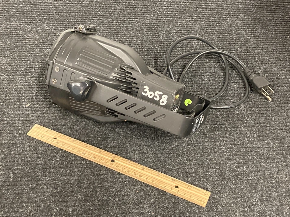 Elation Intertek OPTI TRI 30 120v LED Light - Image 2 of 4