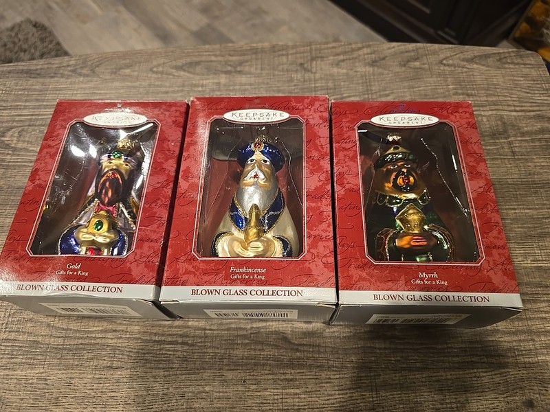 Set of 3 1998 HALLMARK KEEPSAKE Glass Ornaments Wise Men GIFTS FOR A KING, EPOC