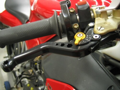 Leviers Ducati 996 anti casse : resolvez le jeu des commandes d origine usees