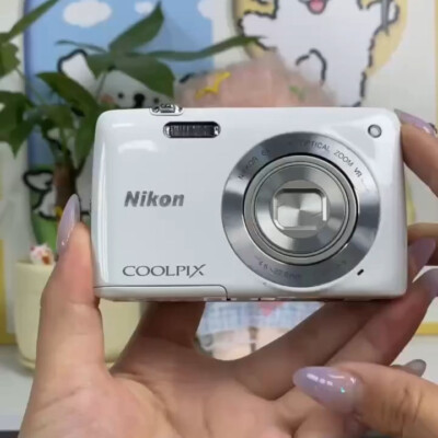 Appareil Photo Compact Nikon Coolpix S4300 - 16MP, écran Tactile, Zoom 6x, Blanc Avec Chargeur Et Accessoires