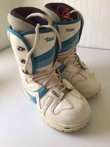 vans snowboard boots size 10