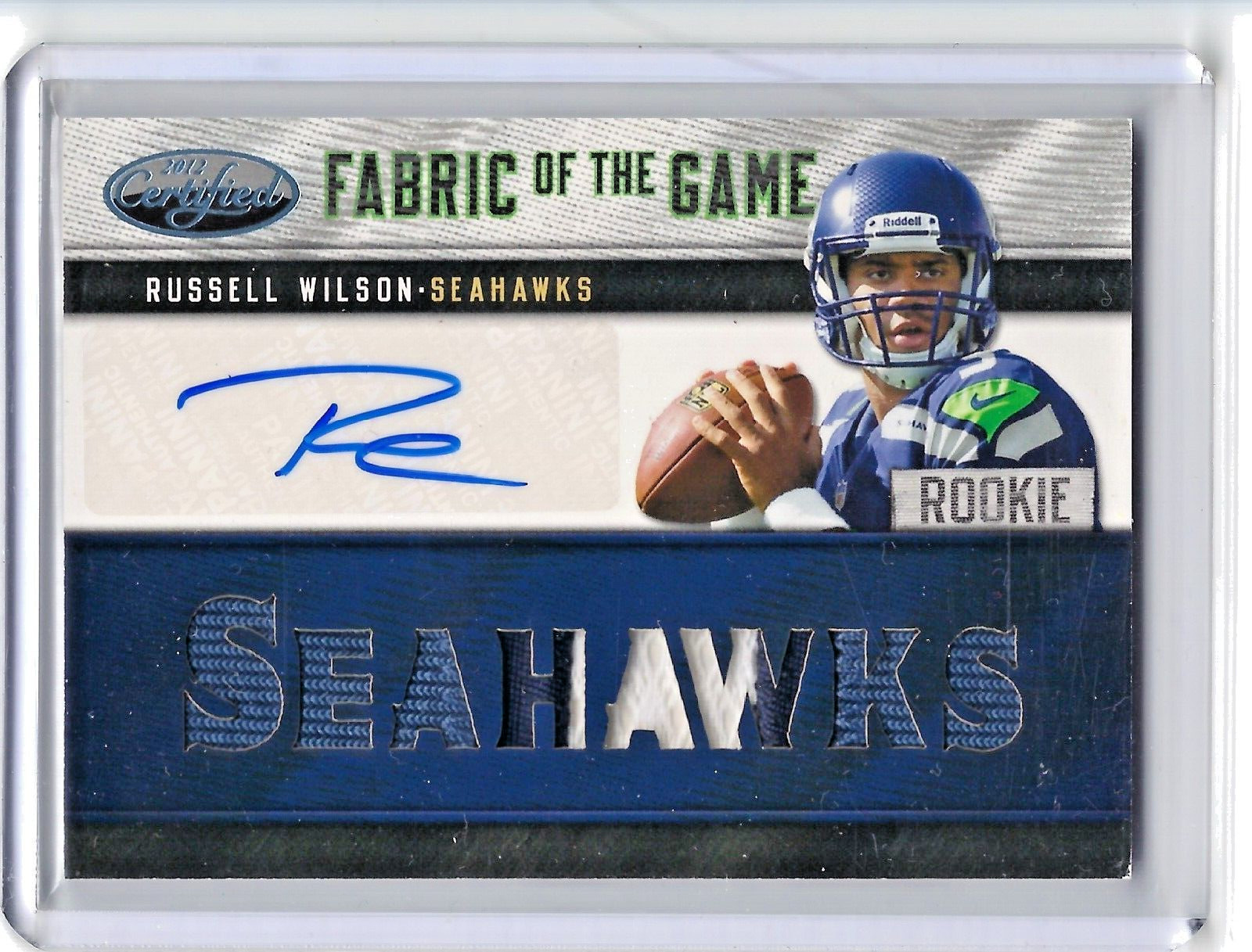 Russell Wilson Panini Certified Rookie Fabric of the Game #31 Autograph