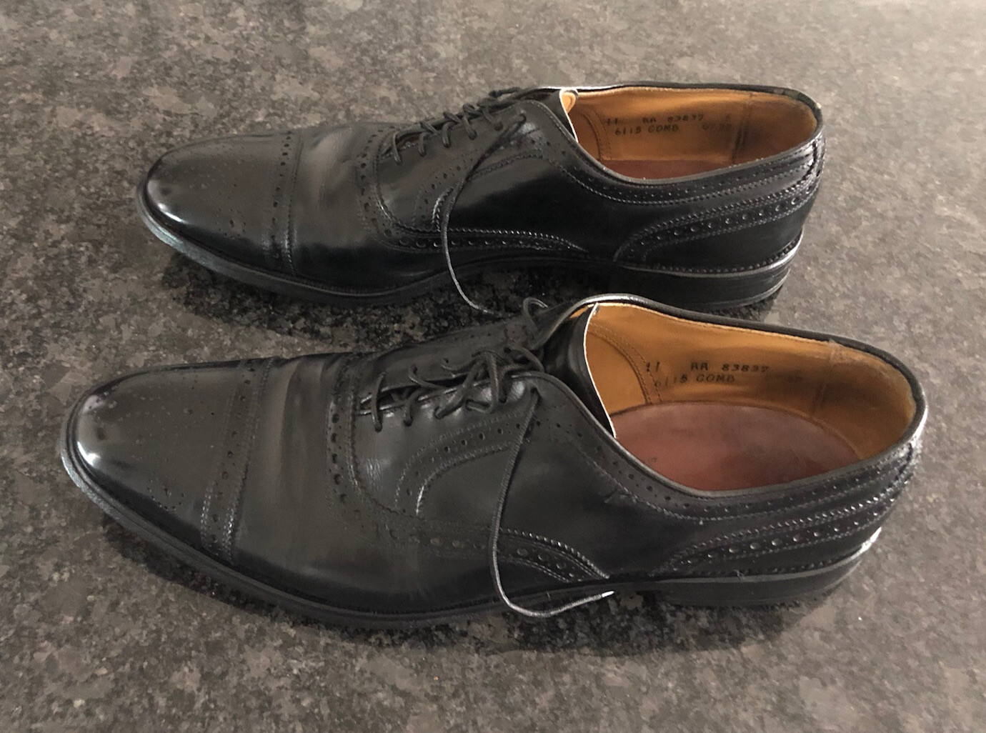 Allen Edmonds 6115 Strand Medallion cap Strand Cap-toe Oxford