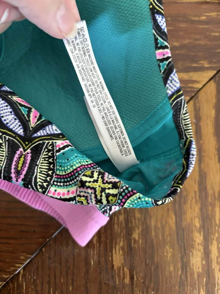 Sujetador floral geométrico Victoria's Secret VSX SPORT ventilado acolchado gimnasio yoga talla 34B Foto 3 de 4