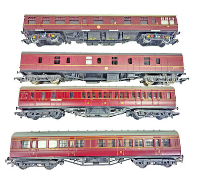 Rechen von 4 Lima Mainline OO LMS Crimson Lake Stanier/Period Reisebussen ohne Verpackung.