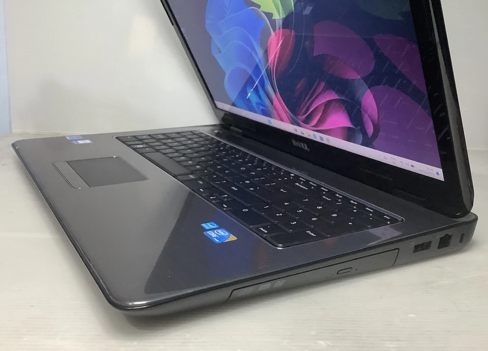 17.3”DELL INSPIRON N7010,intel i3@2.27GHz,8GB RAM,128GB SSD,WIN 11 23H2,(031) - Image 3 of 4