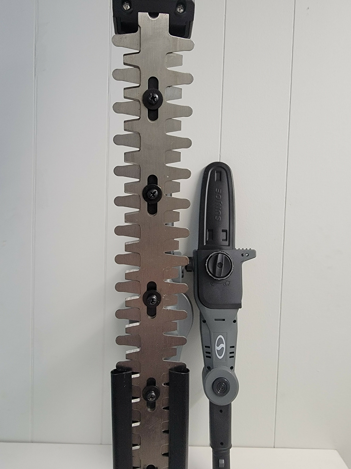 Sun Joe 24V 3-in-1 Cordless Blower Pole Saw and Hedge Trimmer, Black (Used)