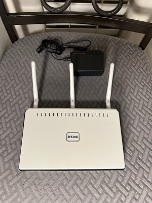 D-Link DIR-655 300 Mbps 4-Port Gigabit Wireless N Router