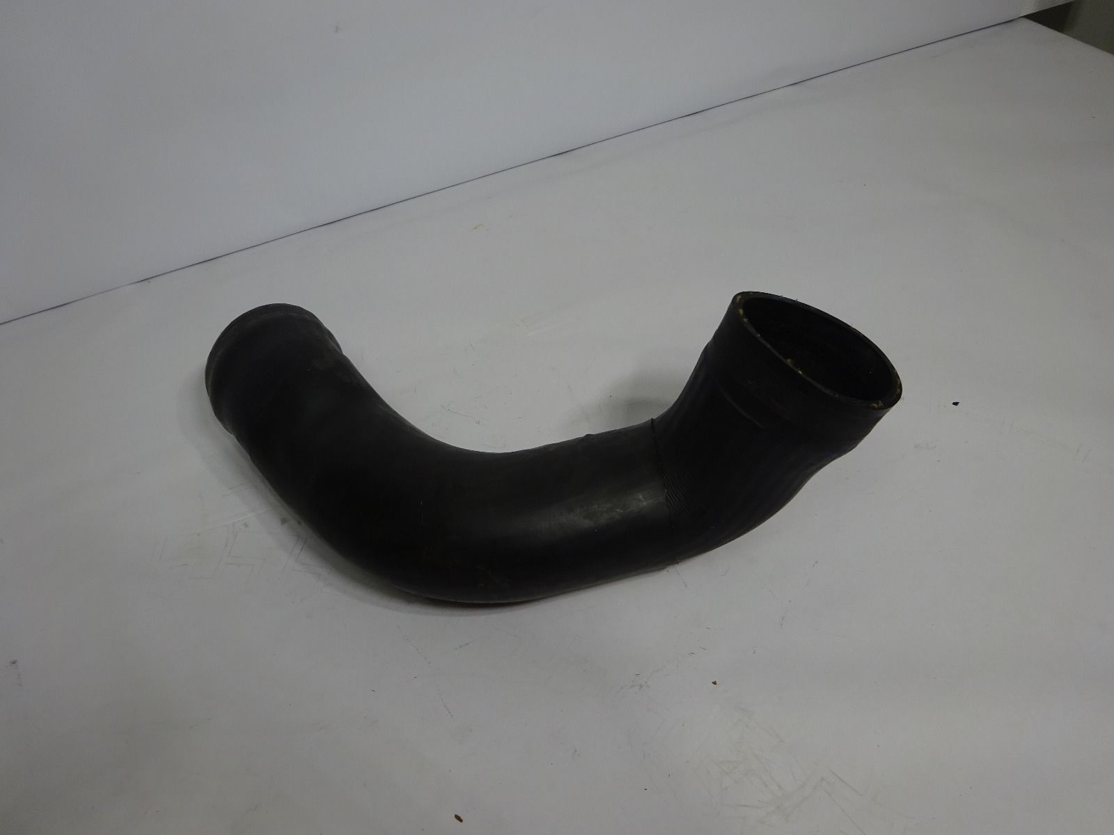 BENTLEY CONTINENTIAL CHARGE AIR COOLER PIPE HOSE 3W0145838D