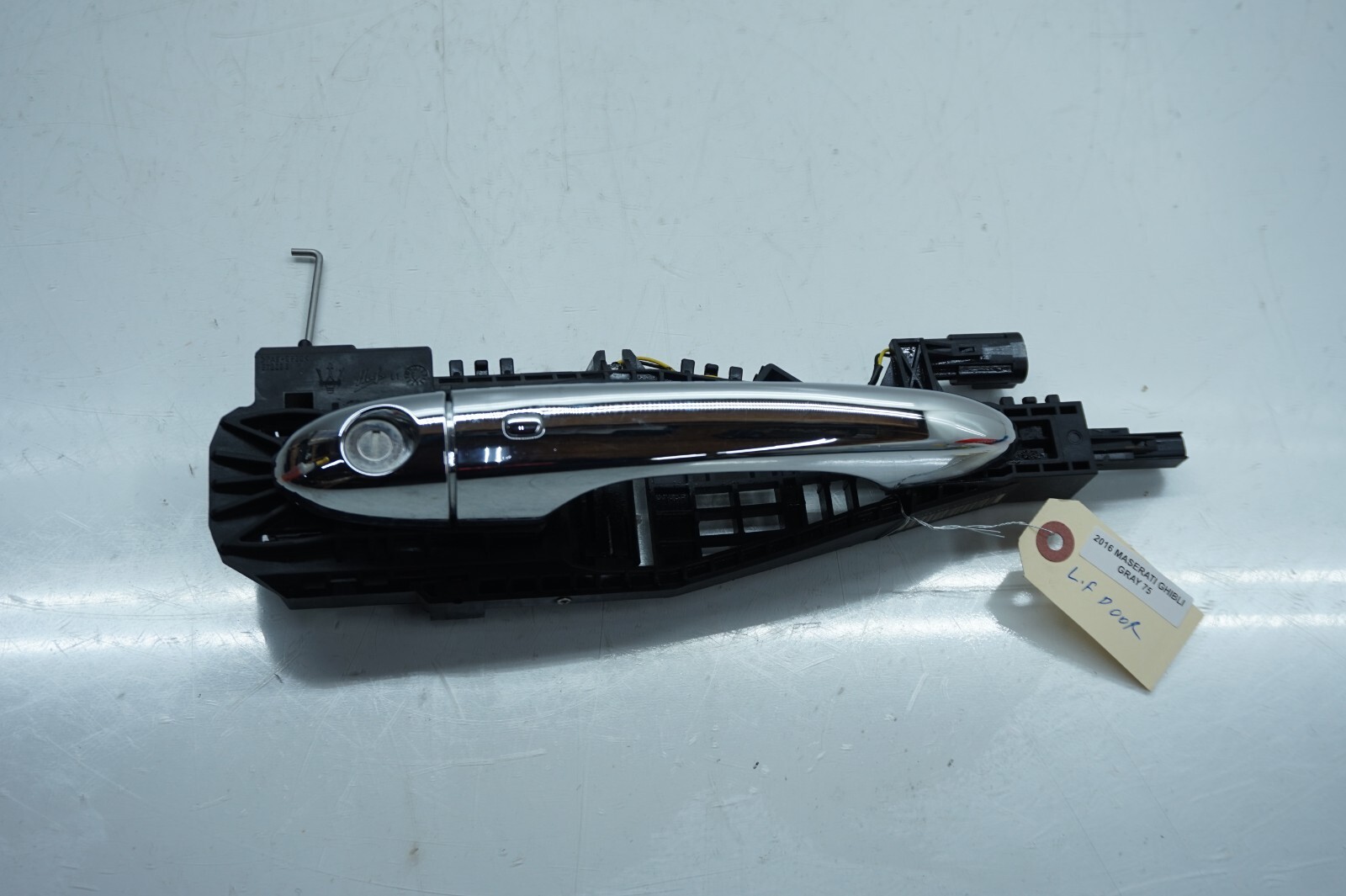 2014-2019 Maserati Ghibli OEM Left Front Door Exterior Handle 68194121AC