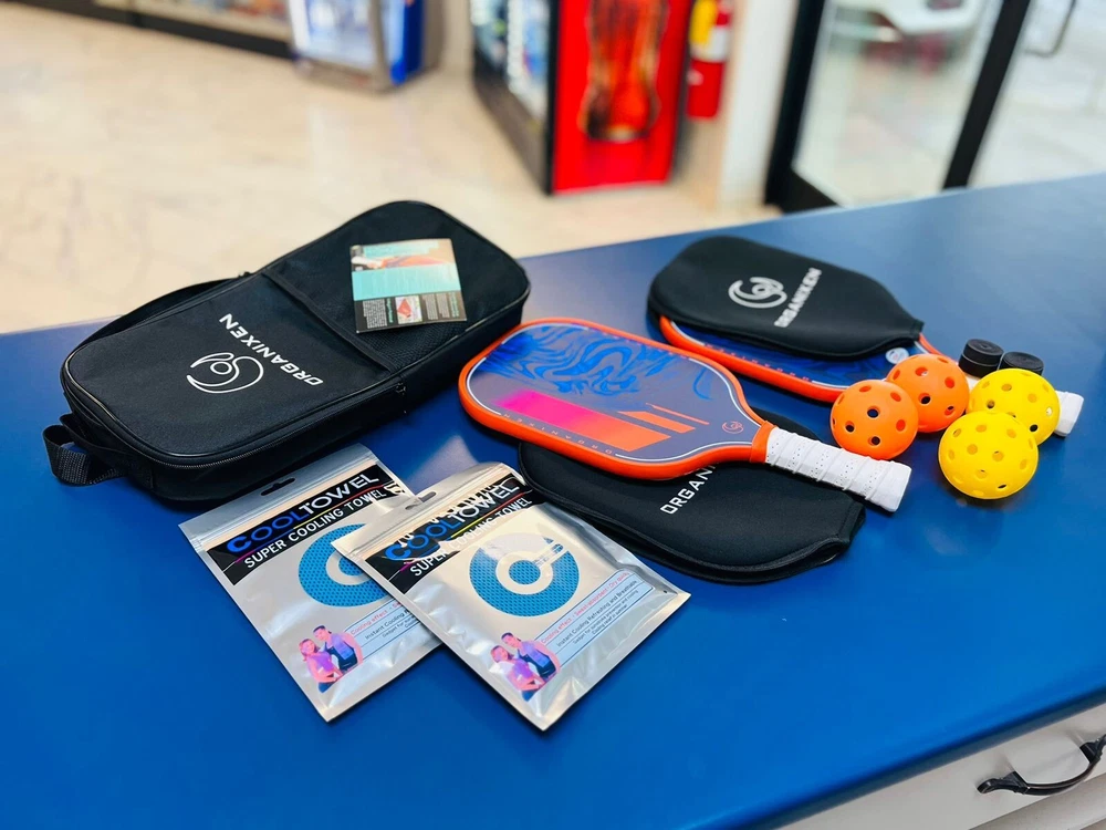 Pickleball Paddles USAPA Approved Lightweight Fiberglass Pickleball Set Pickleball Paddles USAPA Approved Lightweight Fiberglass Pickleball Set
