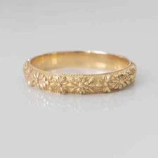 Beautiful Floral Filigree Patterned Women Bridal wedding Band In 10K Yellow Gold