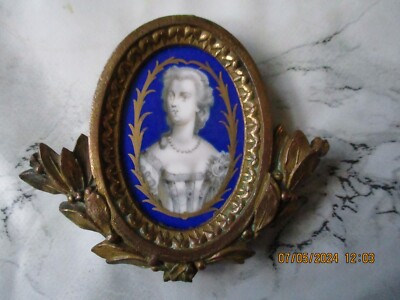 ANTIKE SEVRES? ORMOLU PORTRÄT 19 C, in BRONZERAHMEN