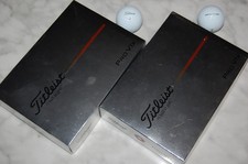 2025 TITLEIST PRO V1x 2 DOZEN White Golf Balls FREE 2 Dozen TEES