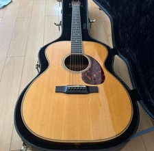 Larrivée OM-50 Acoustic Guitar