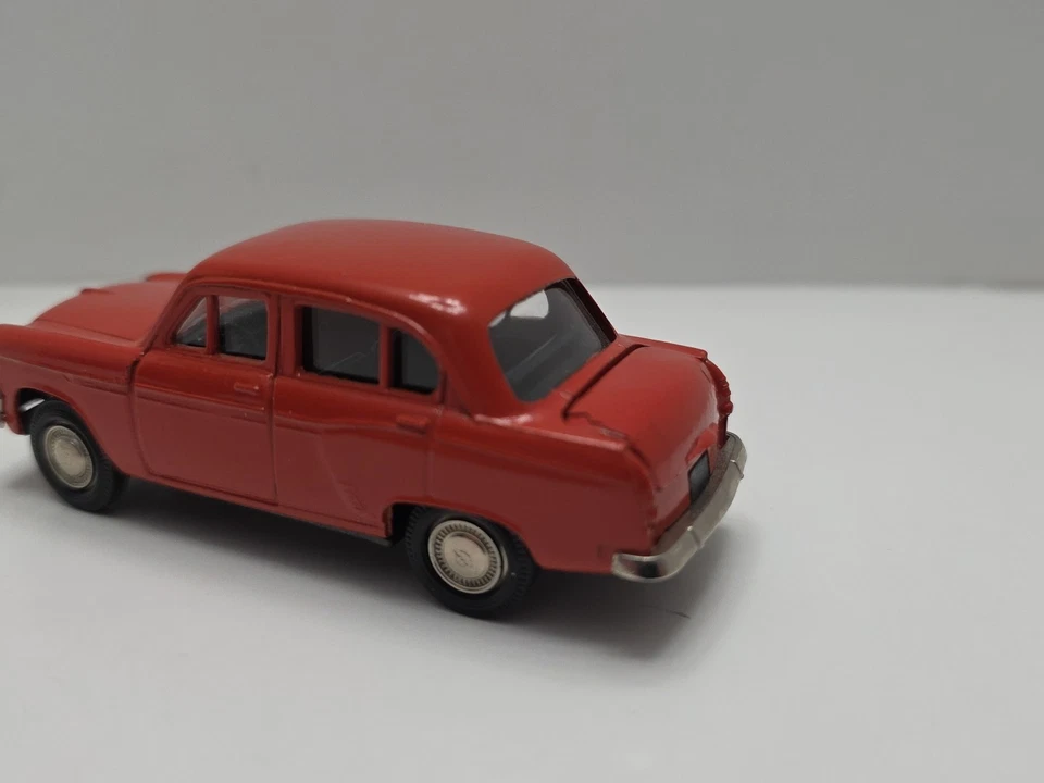 A27 1:43 USSR CCCP NOVOEXPORT RUSSIAN CAR VAZ MOSKVITCH 403 ORANGE/RED - Image 3 of 4