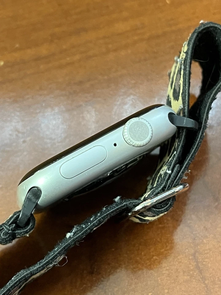 GPS Only Apple Watch Series 10 46MM Aluminum A2999 - Image 3 of 4