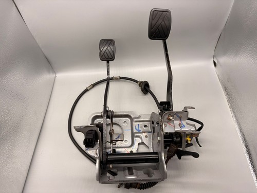 SUZUKI ALTO CLUTCH AND BRAKE PEDAL ASSEMBLY BOX 2009 - 2014
