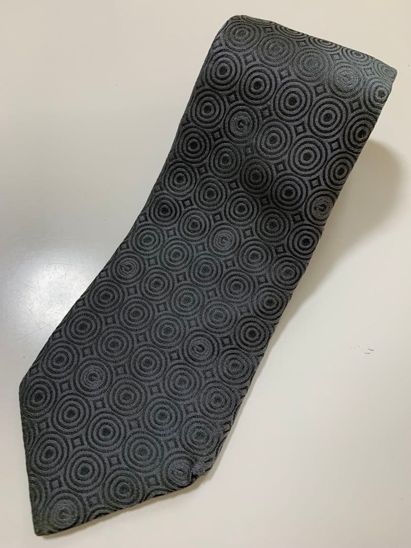 GUCCI Gray Circular Pattern Tie - image 1