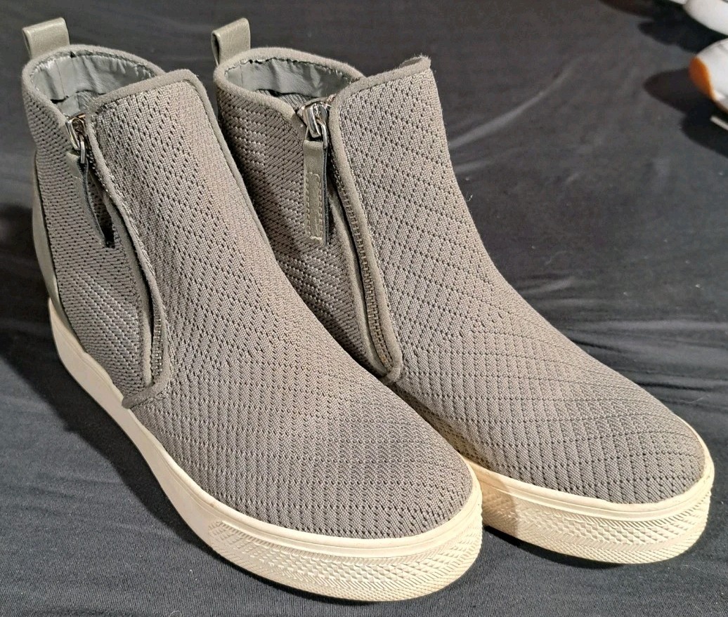 Steve Madden Wedgie Suede Wedge Sneakers Sz 7.5M Double Side Zip Light Gray
