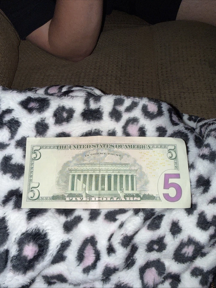 U.S. Five Dollar Bill Cutting Error Series 2017A - Image 2 of 4