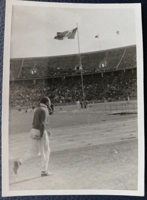 Original Privatfoto Olympia Berlin 1936 Jesse Owens ? US Leichtathlet - Bild 1 von 4