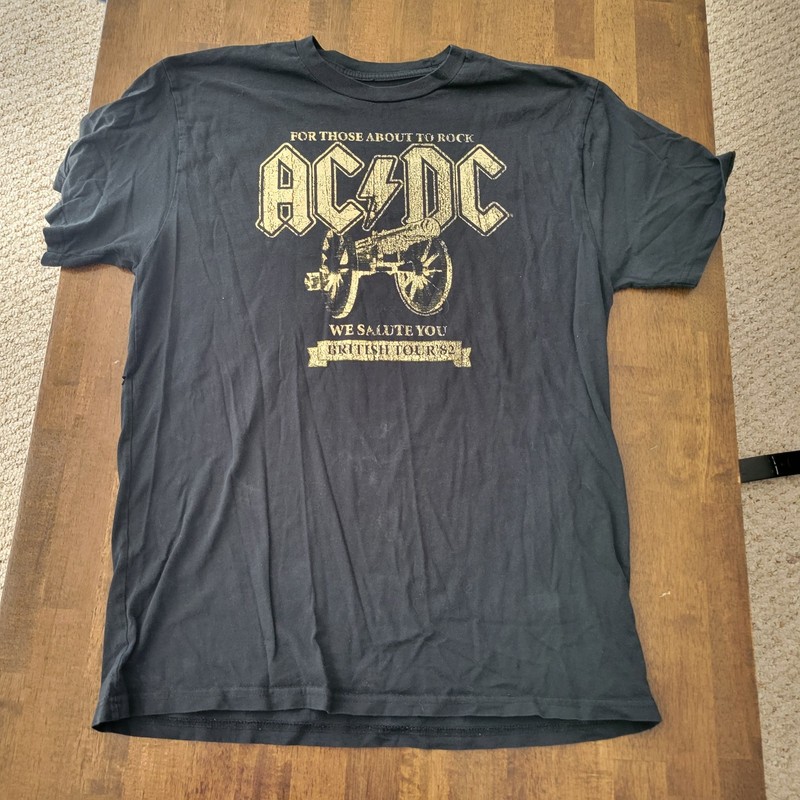 ACDC - We Salute You British Tour 82 - Adult Large  - T-Shirt 