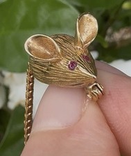 14k Yellow Gold Mouse Ruby Eyes Articulated Tail Figural Small VTG Brooch Pin
