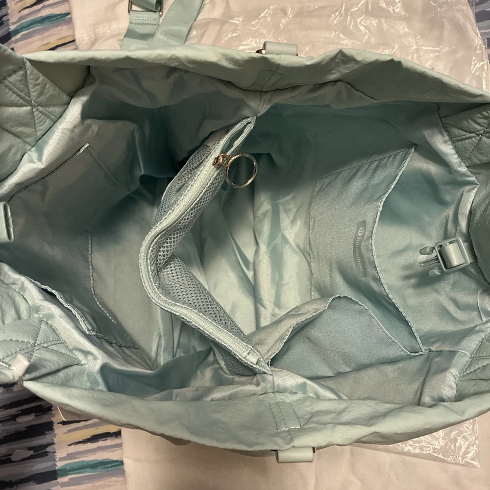 NWT Lululemon On My Level 2.0 bag in tidal blue 19L - Image 4 of 4