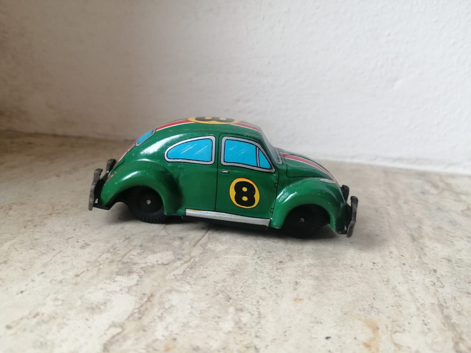 Foto 1 di 8