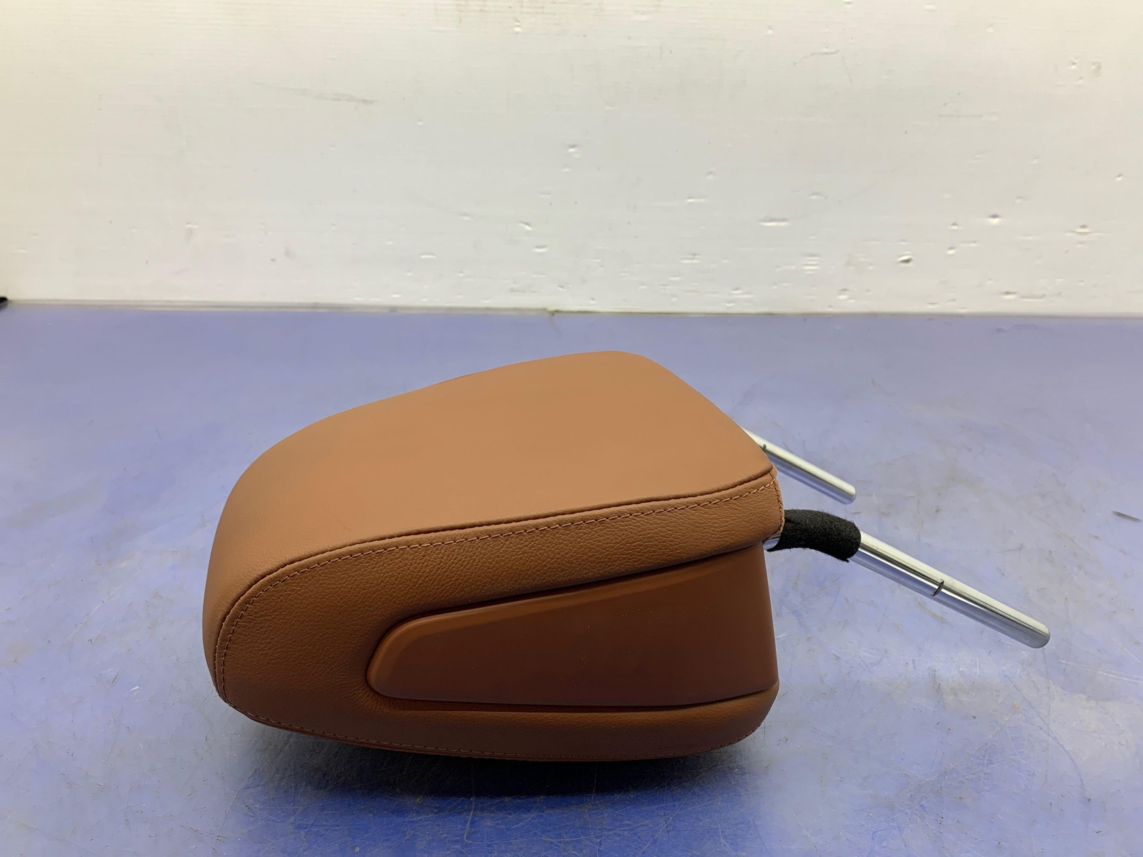 2017-2020 MASERATI LEVANTE M161 OEM FRONT RIGHT OR LEFT HEADREST | CUOIO LEATHER