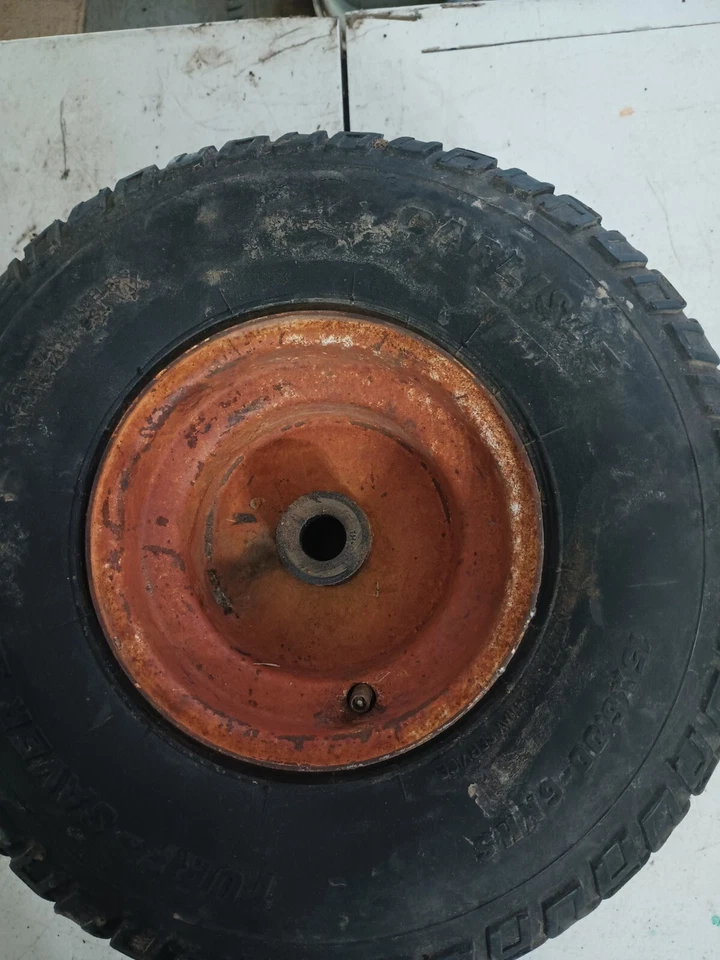 Llanta delantera Noma LT1443 42" 14HP con neumático #2 Foto 2 de 4