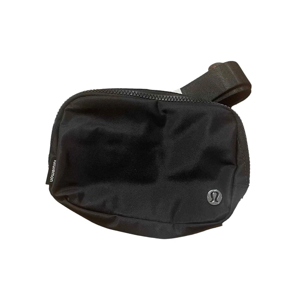 Lululemon Everywhere Belt Bag in Black One Size