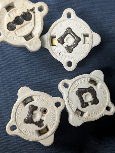 Lot of 3 Leviton 9062 660 W 250 V Ceramic Screw in socket + 5555?
