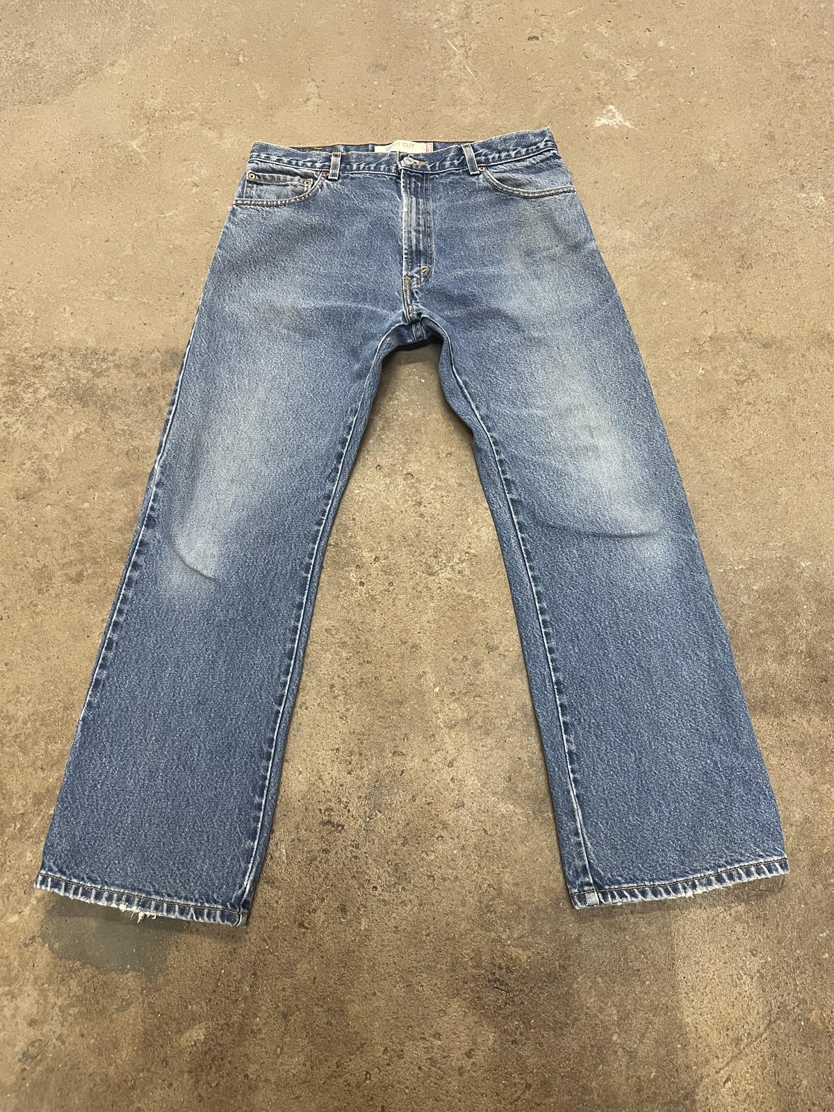 Levis 517 Jeans Mens 36x30 Medium Wash Blue Denim Bootcut Zip Fly Distressed