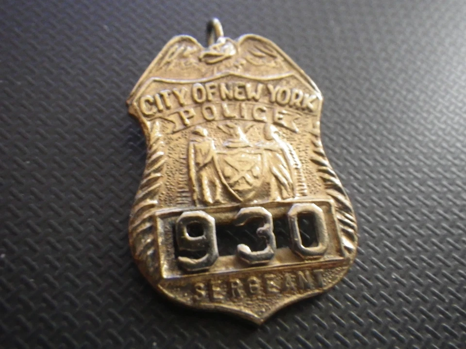 CITY OF NEW YORK POLICE "SERGEANT" AUTHENTIC Pendulum BADGE  - #930 - Image 4 of 4