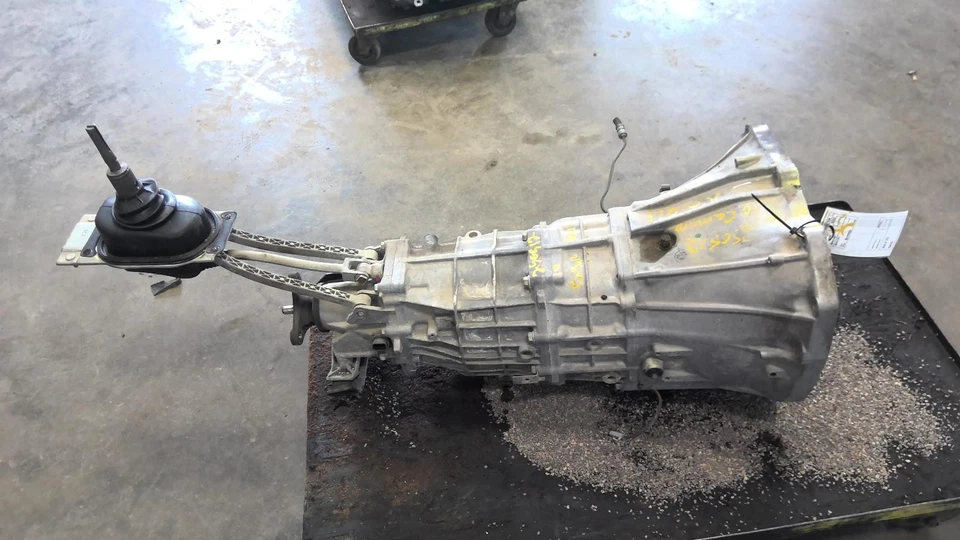 Used Manual Transmission Assembly fits: 2010 Chevrolet Camaro MT 6 Speed LS opt Foto 2 de 4